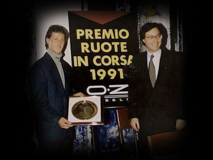 1987. OZ introducerer